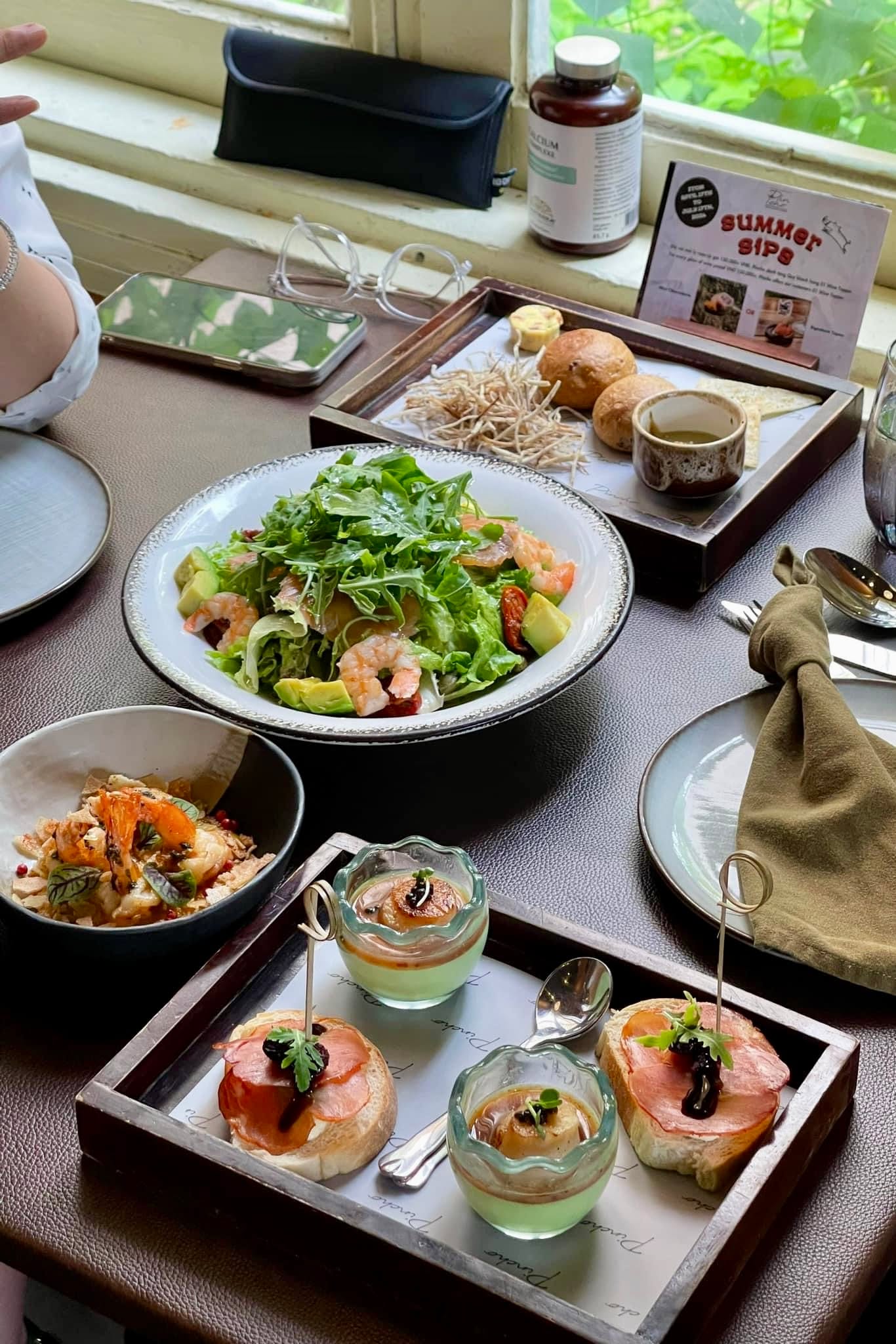 GOOD WEATHER, BETTER LUNCH