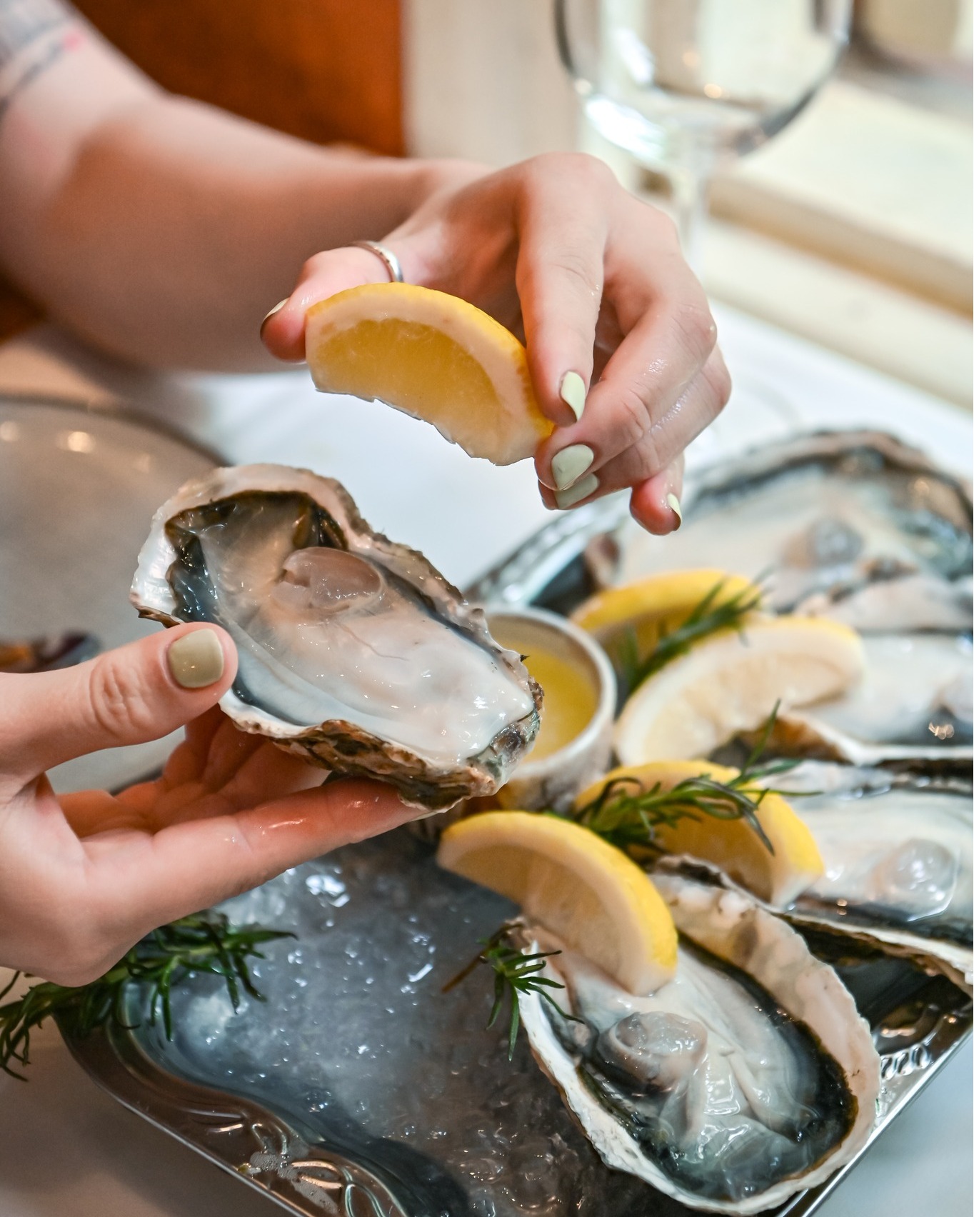 Thủ thỉ & Nhâm nhi