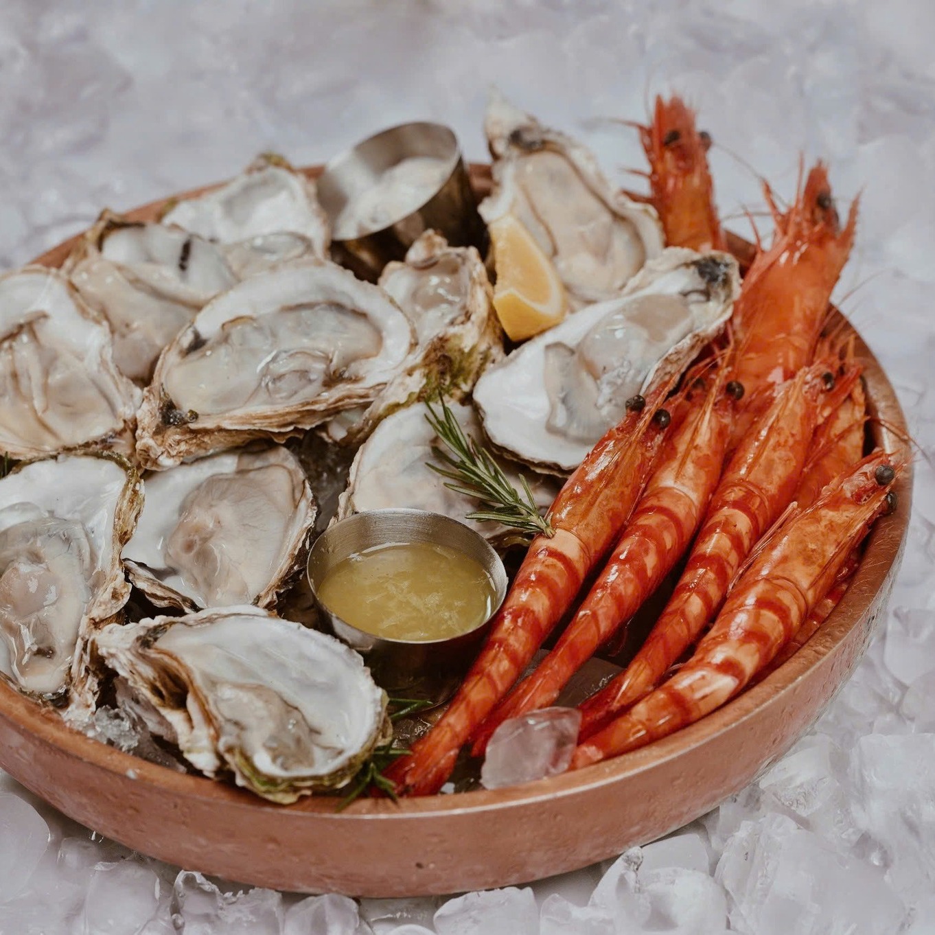 WHEN BRUNCH HITS THE SEA — photo 2