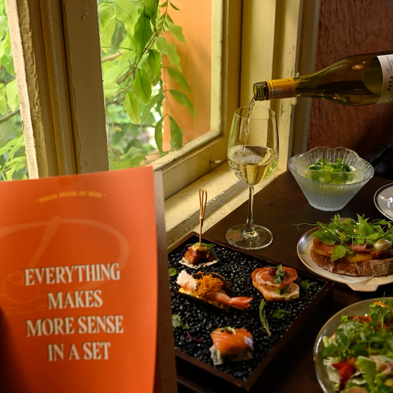 WARM TABLE FOR RAINY DAYS — photo 2