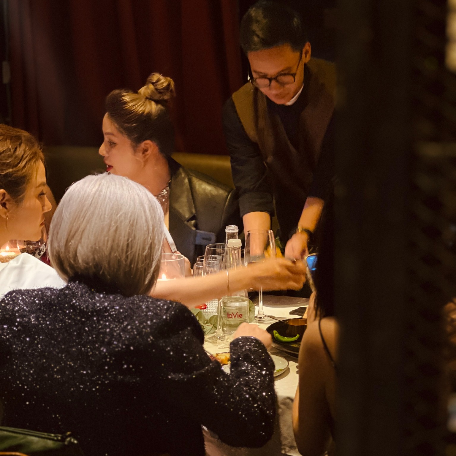 A WARM TABLE IN DECEMBER — photo 4