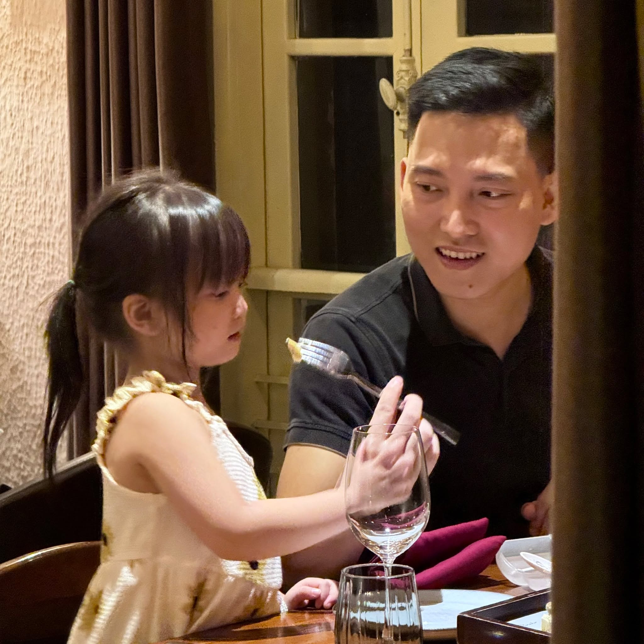 HOLIDAY AT THE TABLE — photo 4