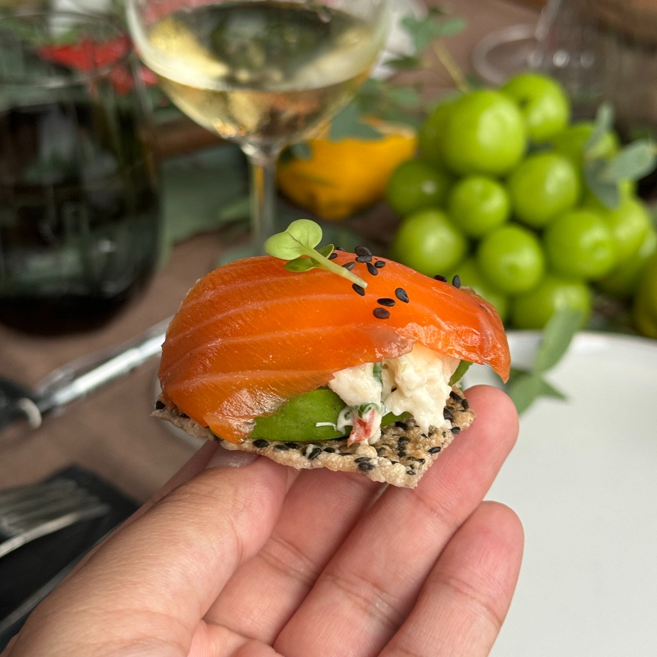 A TABLE FOR REUNION LUNCH — photo 3