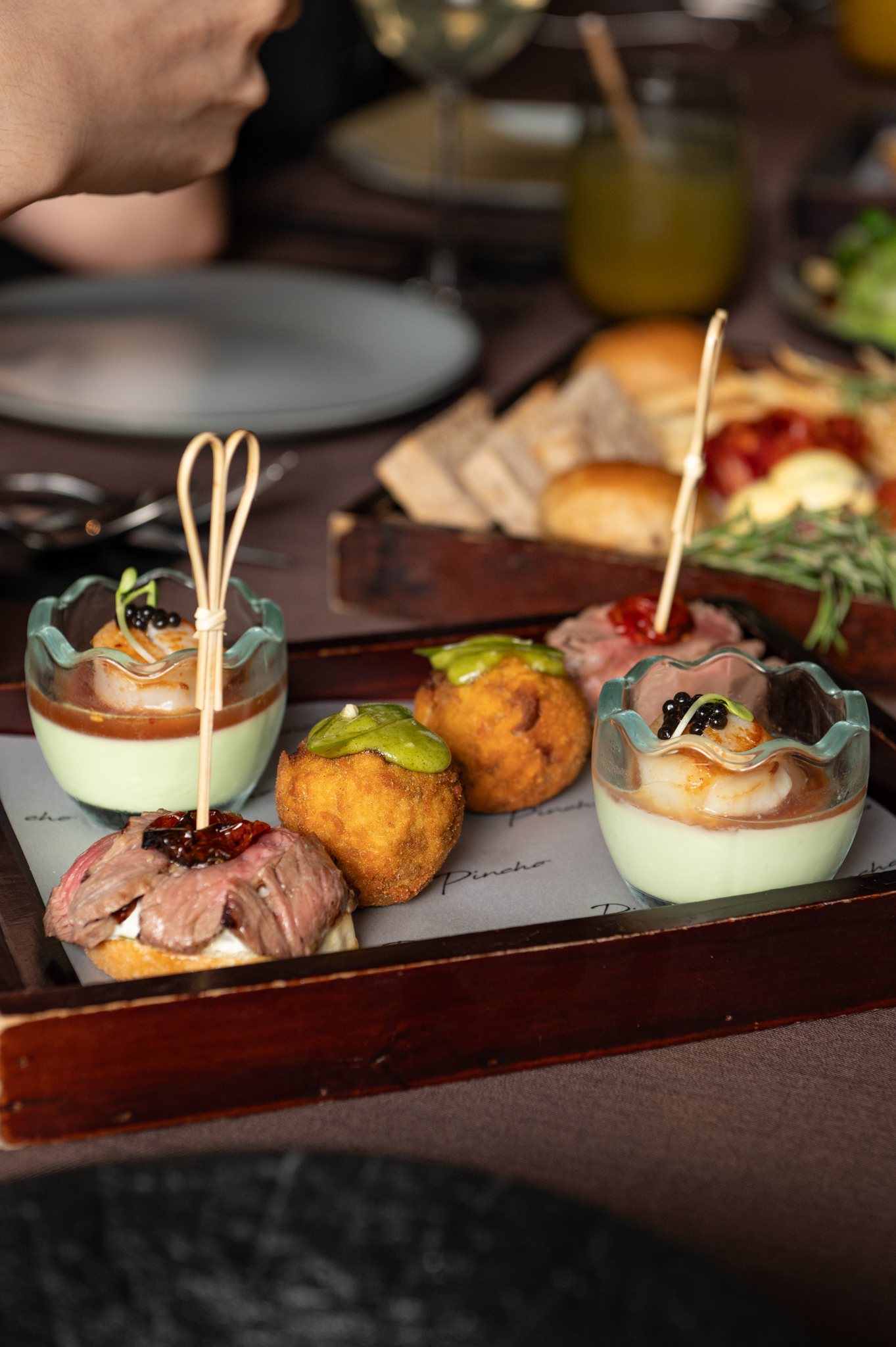 A TABLE FOR THE WEEKEND — photo 4