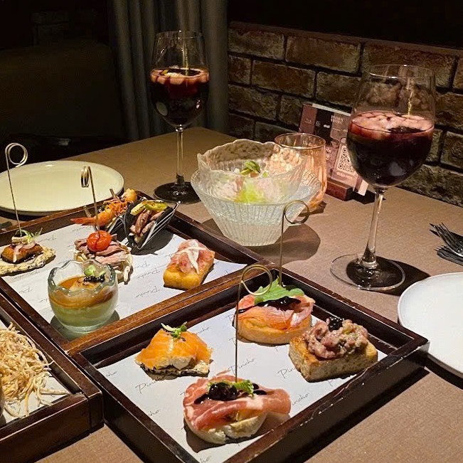 A ROMANCE WORTH SAVORING — photo 4