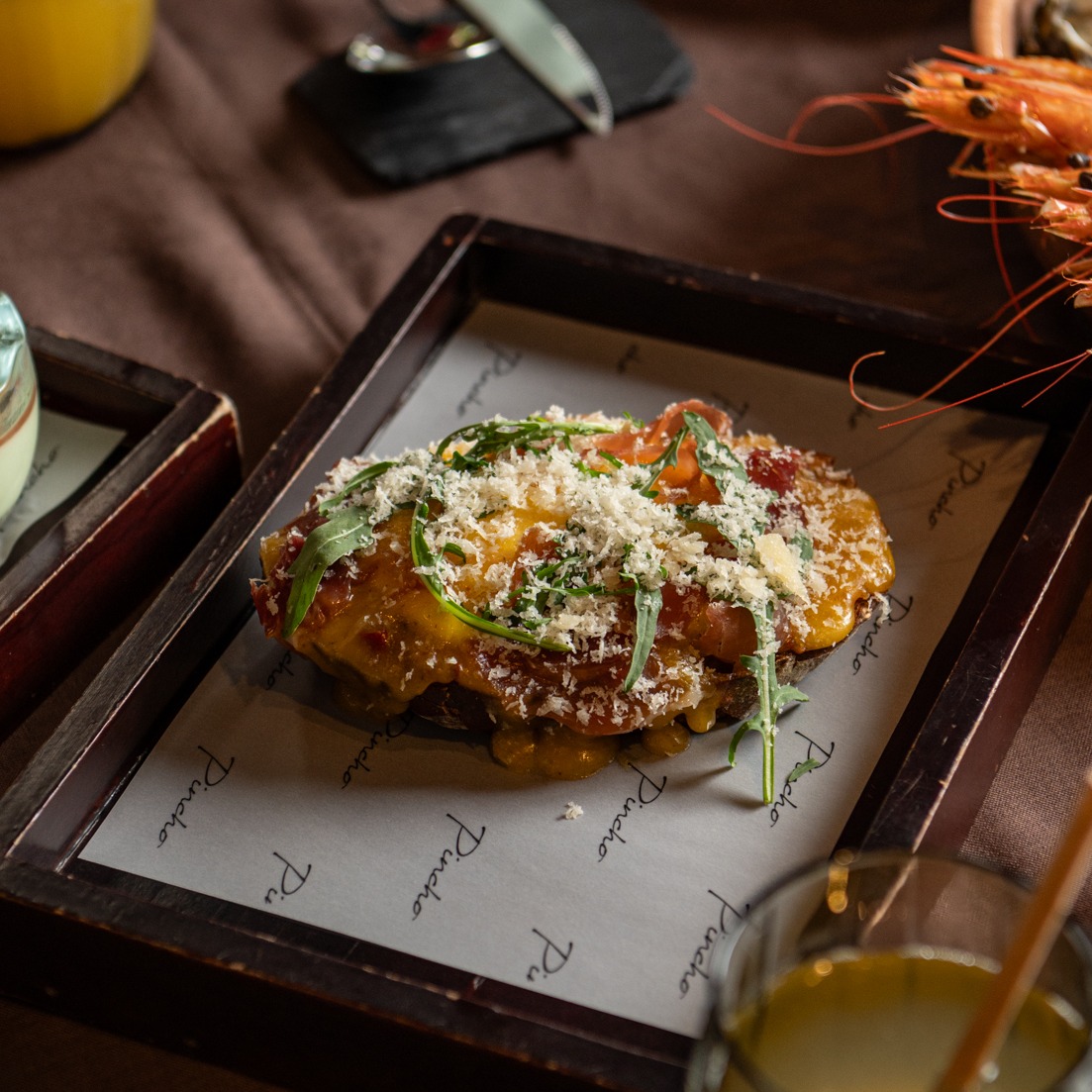 THE WEEKEND TABLE — photo 3